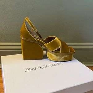ZIMMERMANN, 95mm Velvet platform sandals
SIZE: 36 IT / US 6, Color: Mustard
